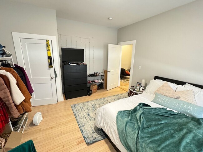 Unique and Unique and Uni... - Unique and Unique and Uni... Condo