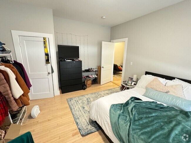 Building Photo - Unique and Unique and Uni... Rental