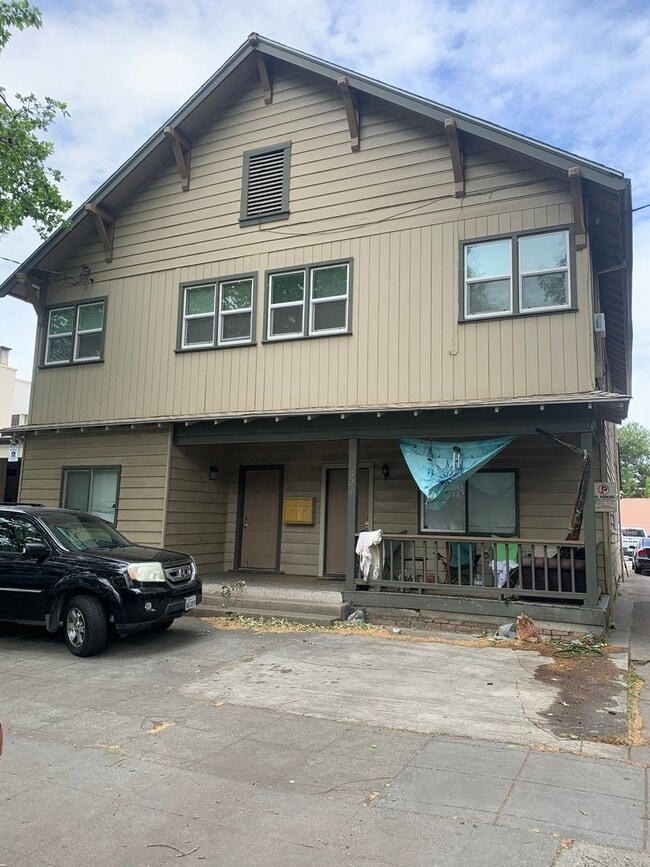 Photo - 321 Normal Ave