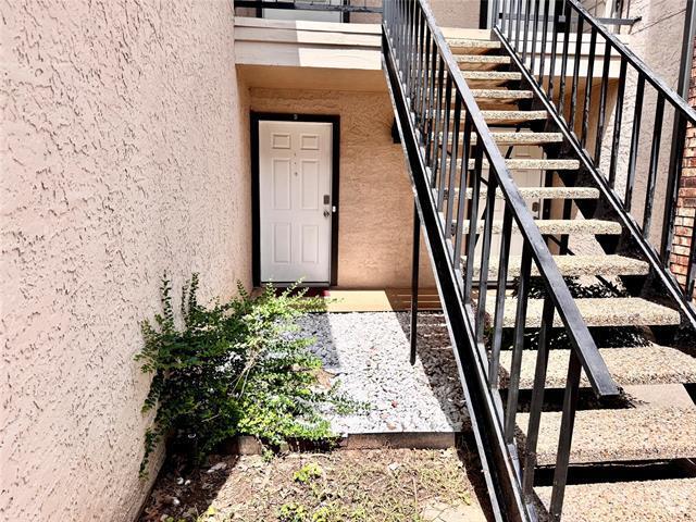 Building Photo - 813 W Harwood Rd Unit D Rental