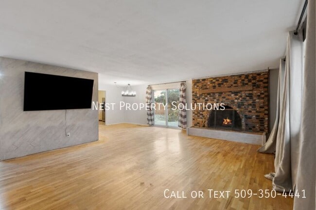 Photo - 603 N Crestview Dr