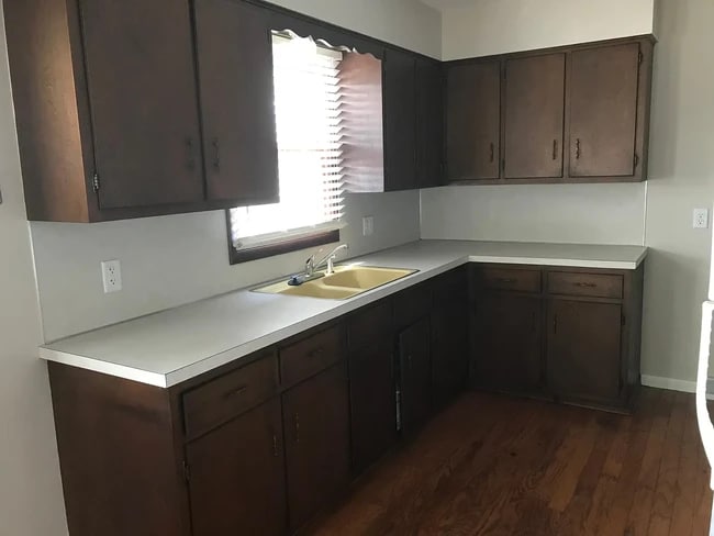 Photo - 177 W 34th St
