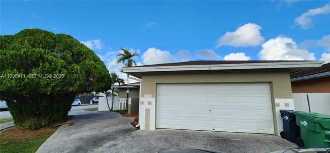 Photo - 4725 SW 143rd Ave