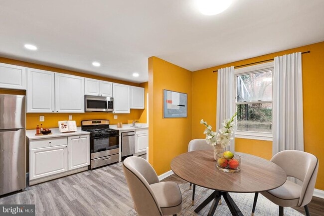 Photo - 2412 18th St SE