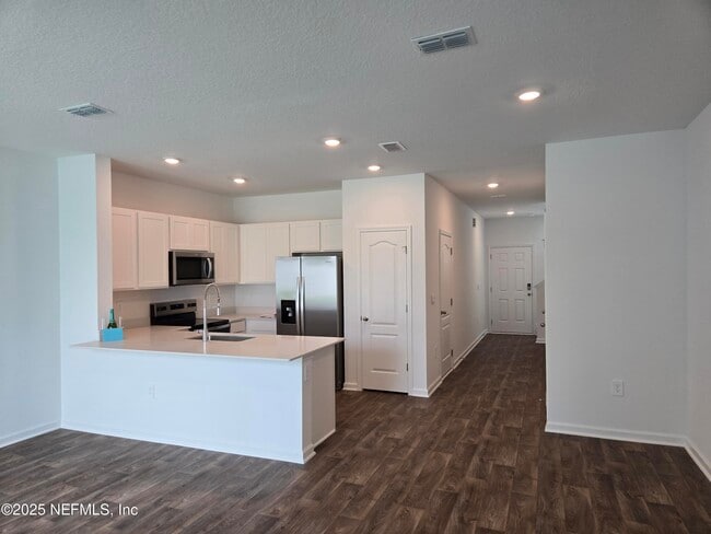 Photo - 1550 Jeremiah St