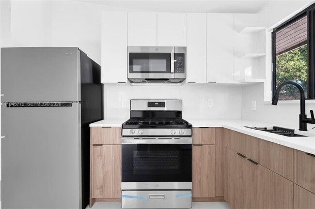 3040 NW 93rd St Unit A