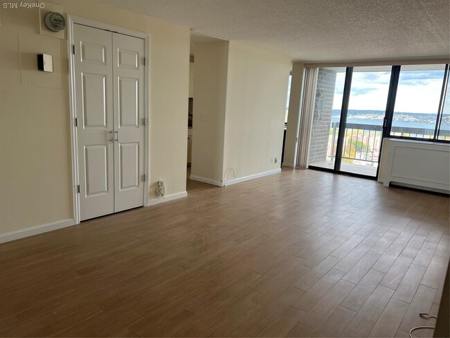 Photo - 2 Bay Club Dr Unidad 19Y