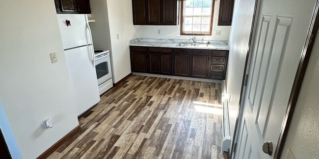 South Park Terrace Fifth Addition Lot 11 B... - South Park Terrace Fifth Addition Lot 11 B... Unit B