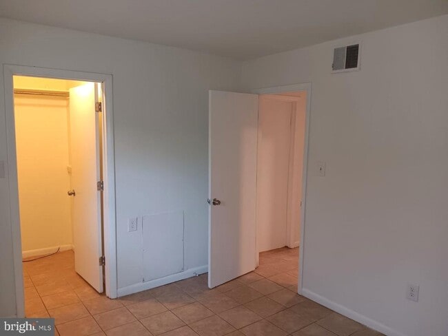 Building Photo - 5304 Jackson St