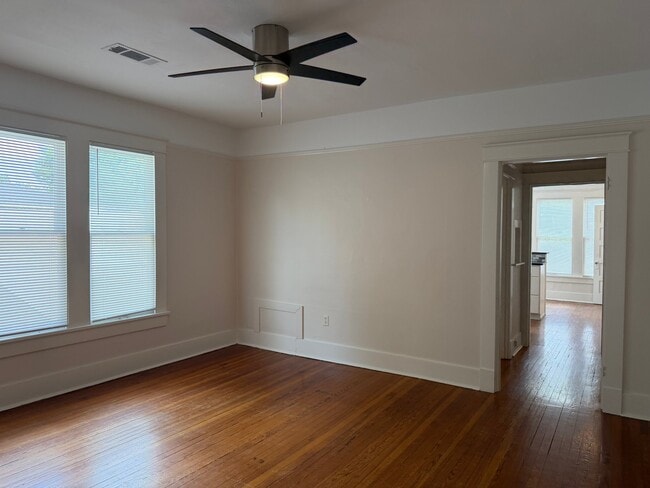 Photo - 511 E 8th St Unit Apt. 3