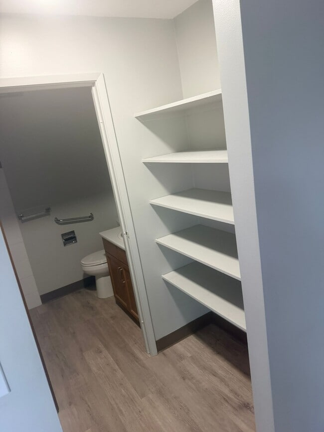 Photo - 13516-102 102 St NW Unit 202