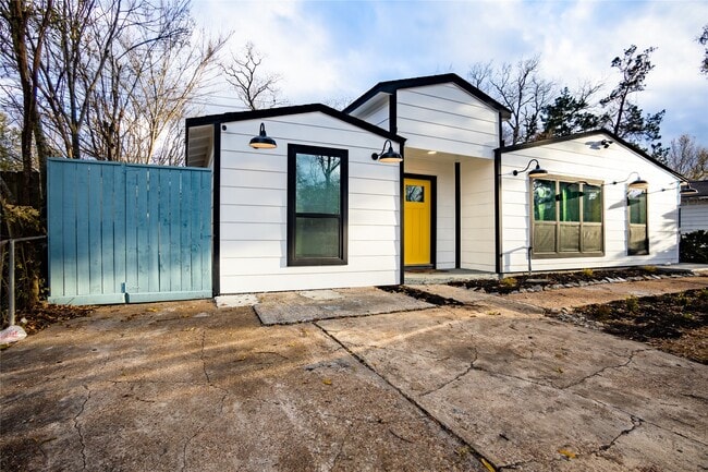 Photo - 6127 Beekman Rd