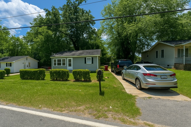 Photo - 1073 Haywood Rd