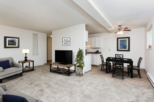 Building Photo - Indian Hills Apartments