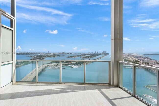 Building Photo - 1100 Biscayne Blvd Unit 5105 Rental