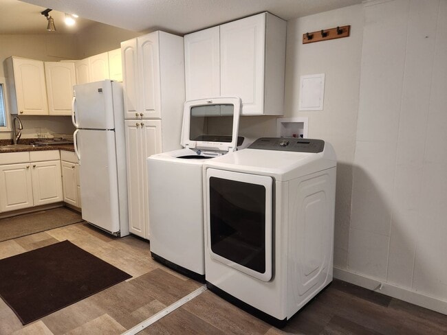 Photo - 2323 J St Unit 3