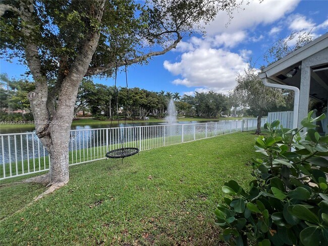 Photo - 13721 Newport Manor