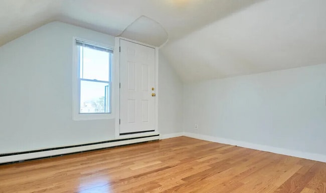 Photo - 25 Moreland St