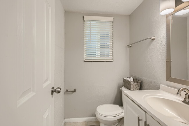 Photo - Tree Hill Apartments & Townhomes