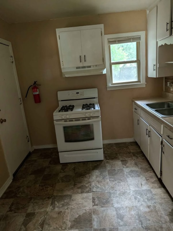 Photo - 717 Mickan St