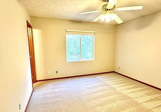 Photo - 7407 S 176th Cir