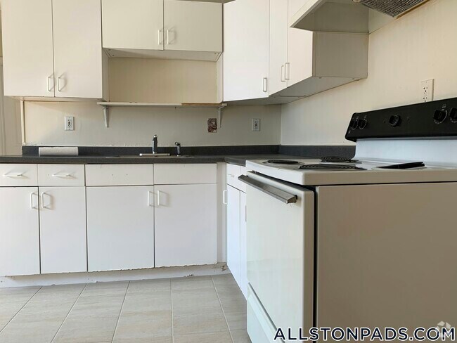 Building Photo - 439 Cambridge St Rental