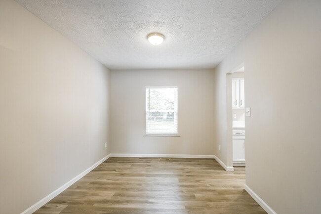 Photo - 4320 Oil Creek Dr