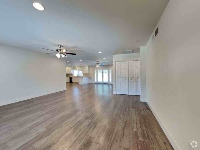 Building Photo - 6839 W Taylor St Rental