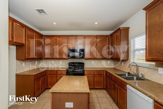 Photo - 12111 Karnes Way