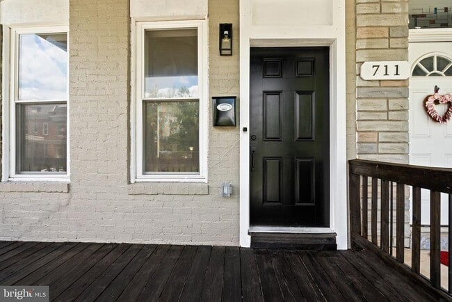 Photo - 711 McCabe Ave
