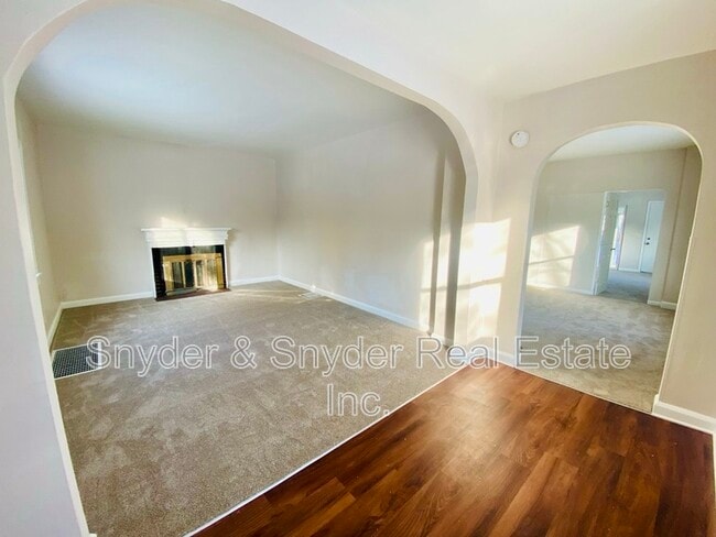 Photo - 383 Black St