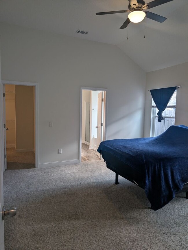 Photo - ? CATCH OUR FALL MOVE IN SPECIAL BEFORE IT...