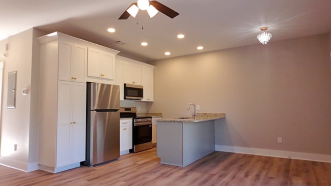 Photo - 233 Pineneedle Rd