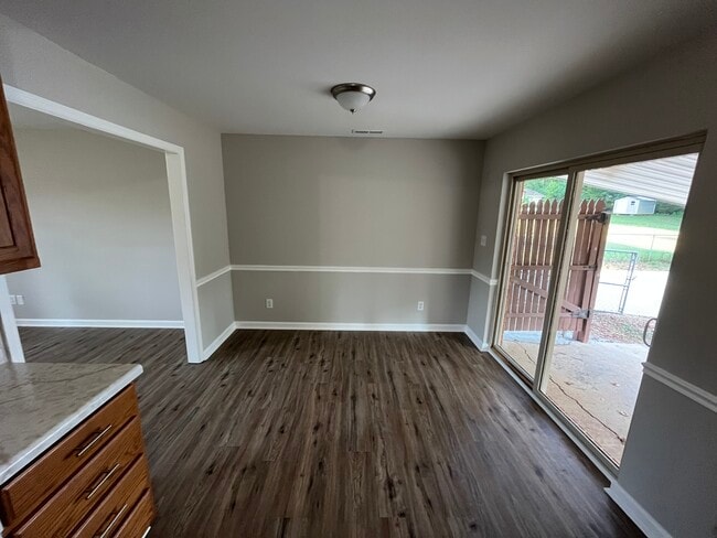 Photo - 125 Greenwood Cir