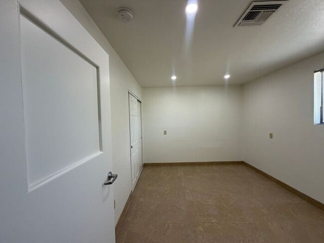 Photo - 1741 N 6th Ave