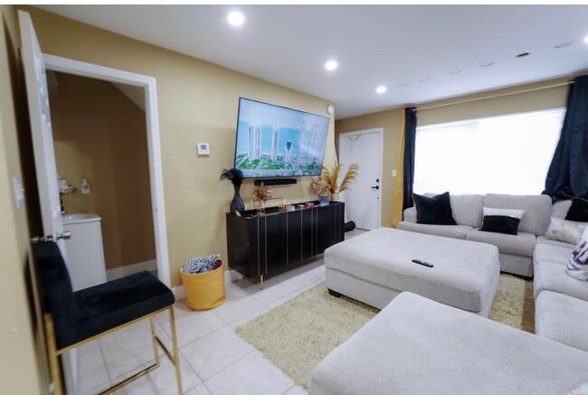 Photo - 6611 Winfield Blvd