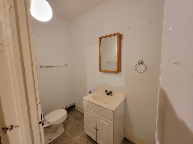 Photo - 1121 6th Ave E