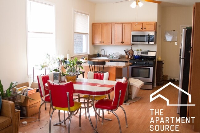 Building Photo - 2223 N Sawyer Ave