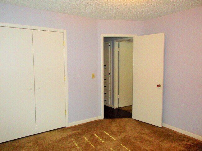 Photo - Super Clean 3 Bedroom 1 1/2 Bath House