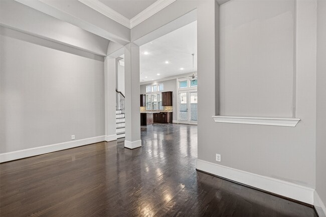 Building Photo - 10917 Upland Park