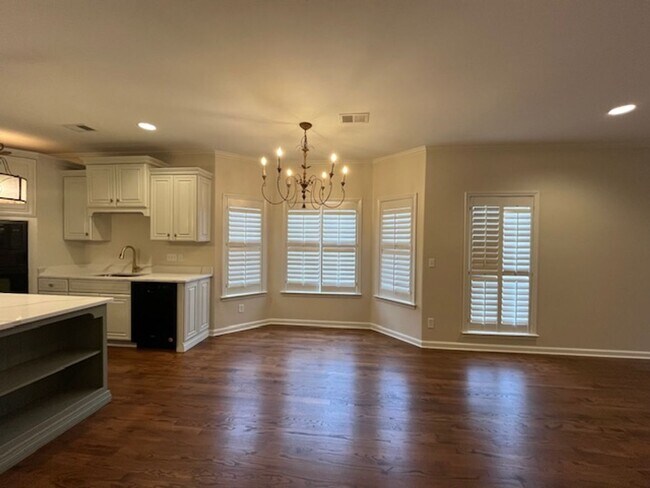 Photo - Renovated 4 Bedroom 2.5 Bath Home for Rent!