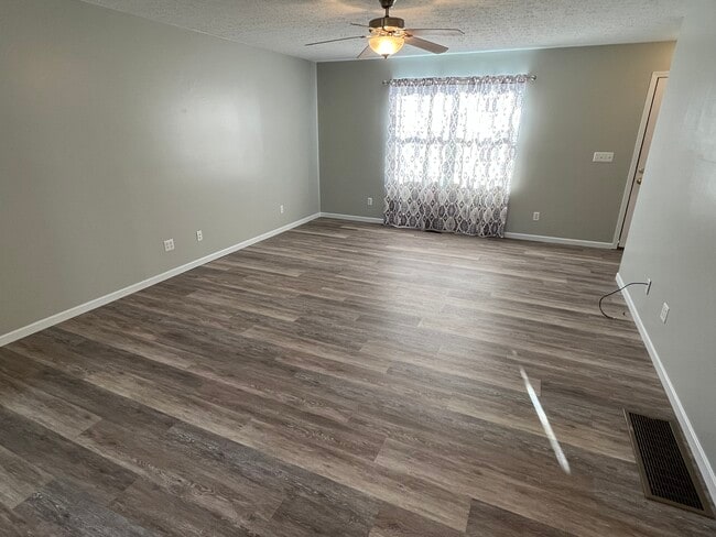 Photo - 3869 Ladd Ridge Rd Unit B