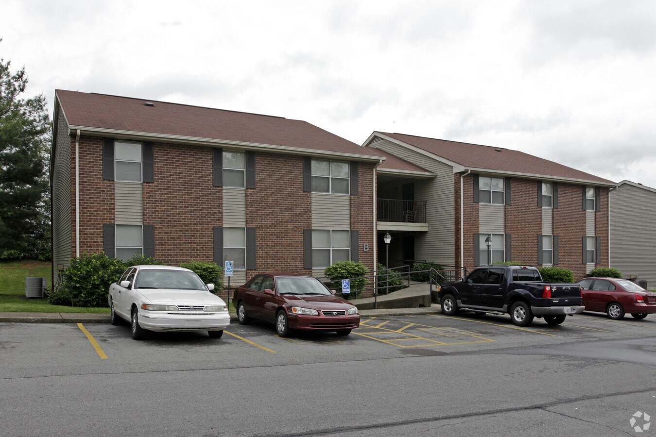 Woodland Apartments - Woodland Apartments