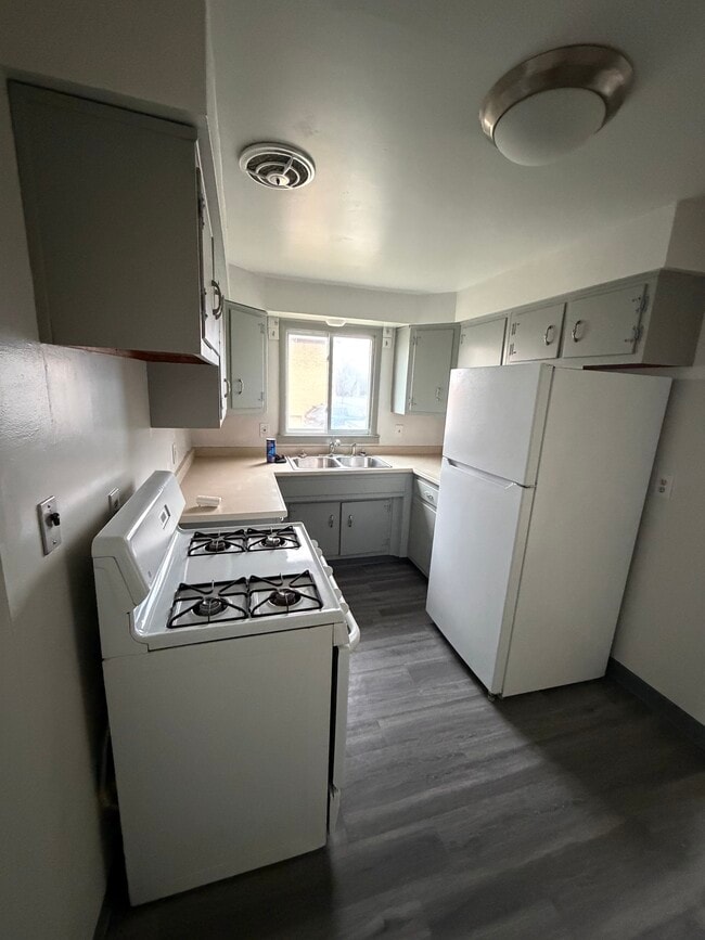 Photo - 2025 Abbott Rd Unit #2