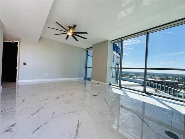 Photo - 111 E Washington St