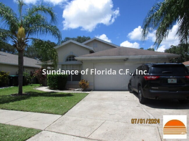 Building Photo - SUMMER'S HERE IT'S GREAT TO HAVE A POOL HO... Rental