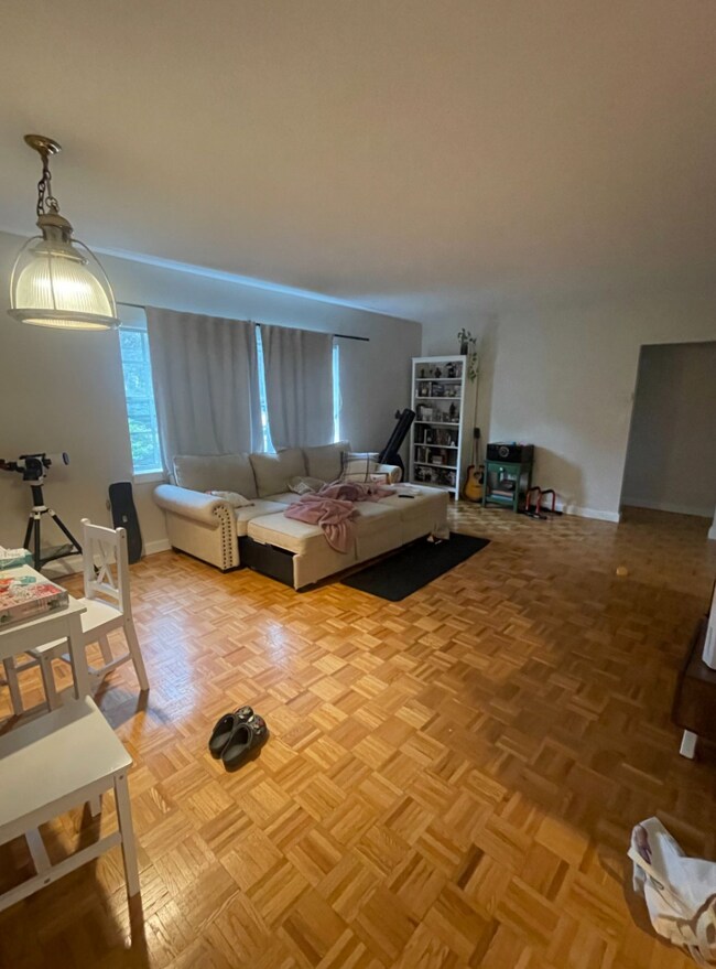 Building Photo - 51 Lake Shore Ct Unit 1 Rental