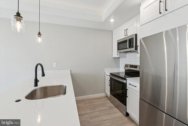 Building Photo - 2401 N 2nd St Unit D3