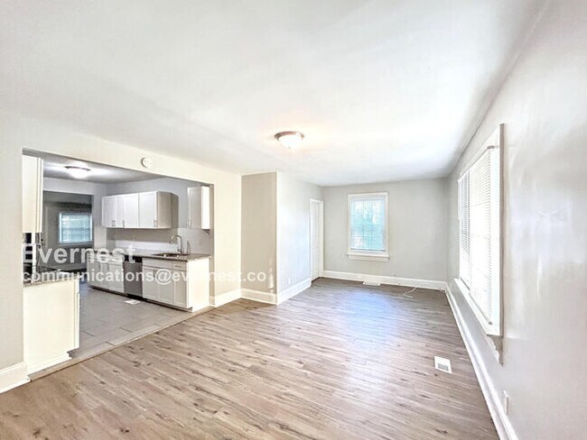 Photo - 1867 Conrad Ave SE