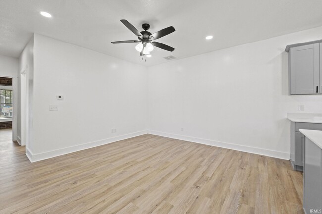 Photo - 420 W 4th St Apartment Unit 100-200-